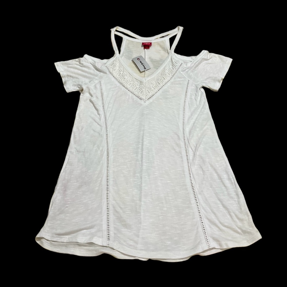 BKE Buckle Lace Yoke Cold Shoulder Swing Tee Shirt Size Small
